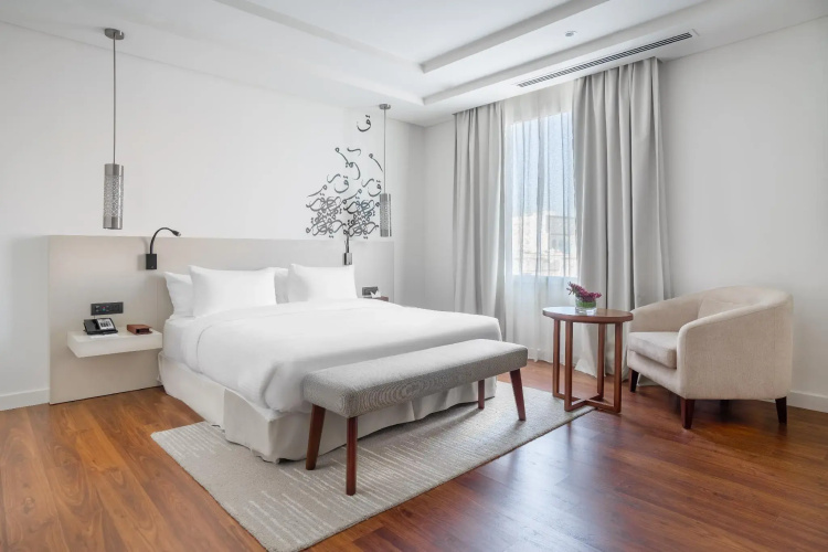 Landmark Hotel & Suites