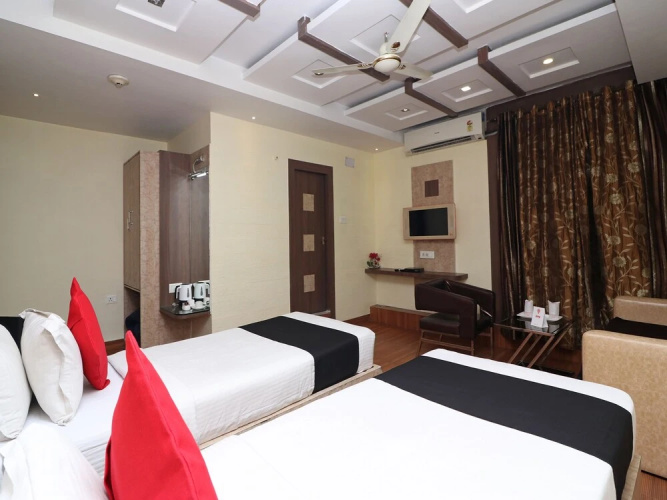 Capital O 18582 Hotel Heaven