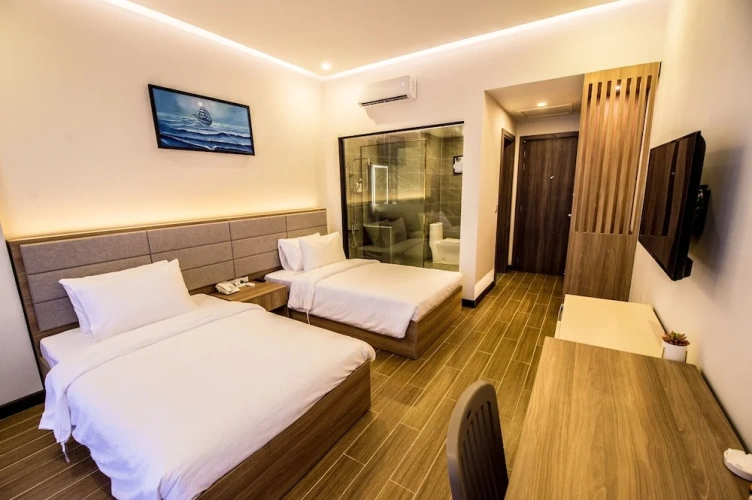 Deluxe Twin room with balcony and with sea view