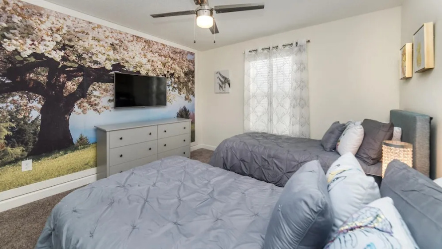 1595 Moon Valley Drive