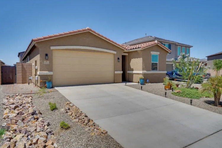 Lovely Tucson Home w/ Private Pool & Fire Pit!