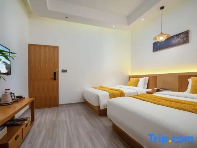 Standard Twin room with balcony