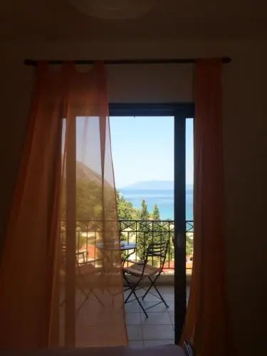 Giannatos Studios- Isabella
