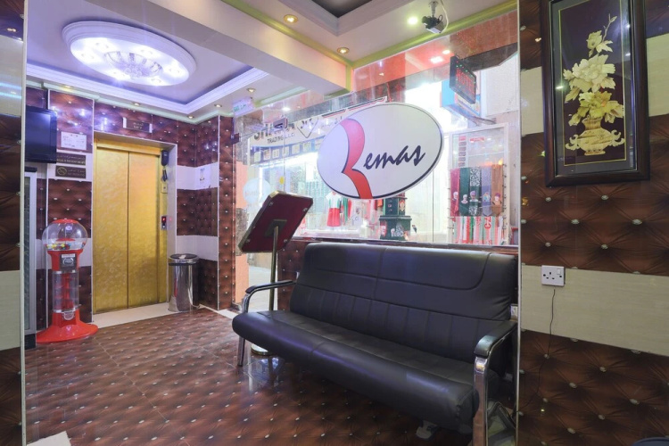 OYO 335 Remas Hotel Llc