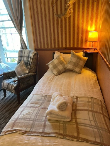 Standard Twin room with view