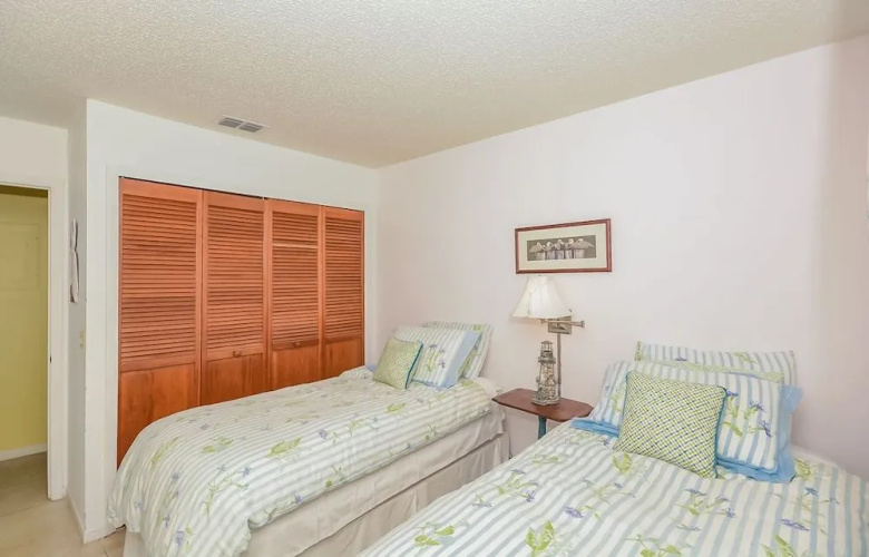 SC204 Sea Woods by RedAwning