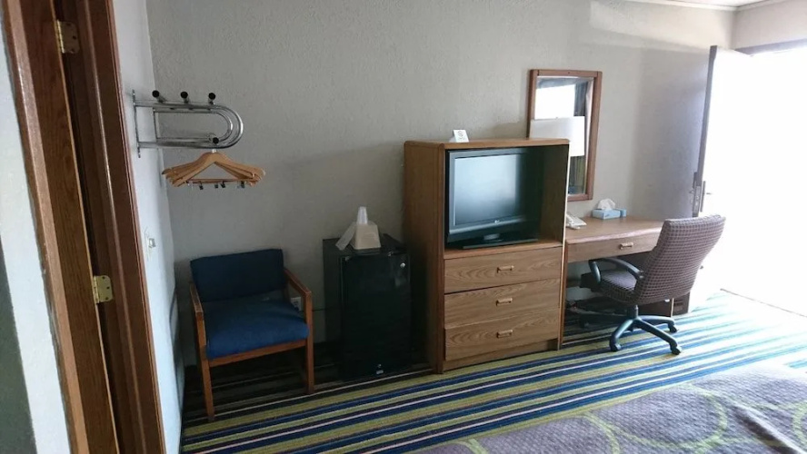 Burton Inn & Suites