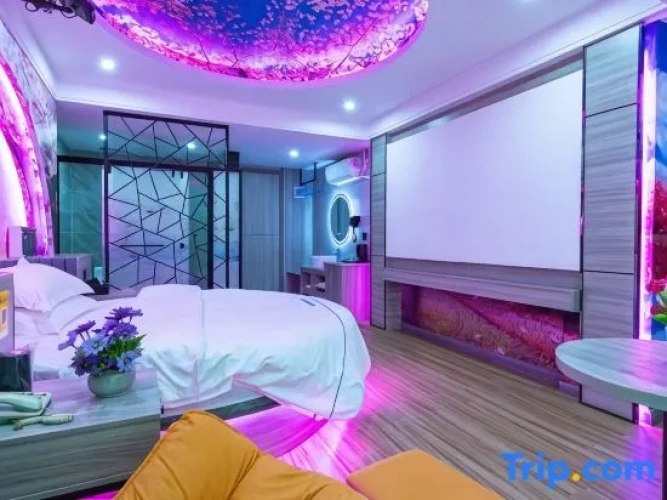 Standard Double room with city view