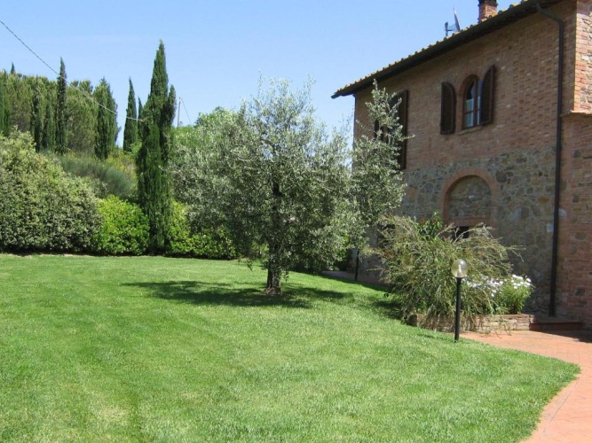 4 Bedrooms Villa