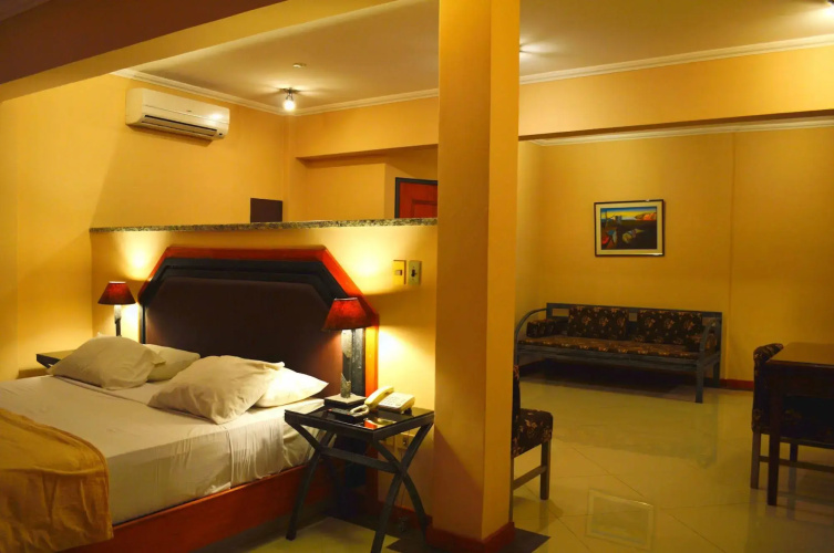 Aspen Hotel & Apart