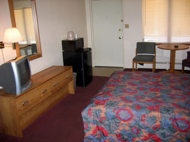 Spanish Trails Inn and Suites