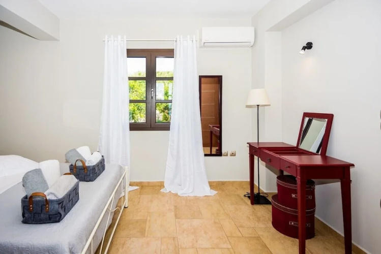 Filon Ktima Beachfront Upscale Villa