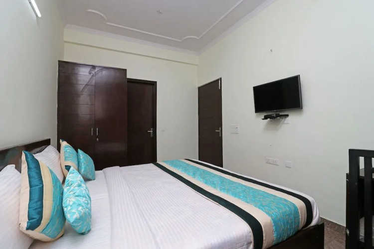 OYO 10172 Dhruv Residency