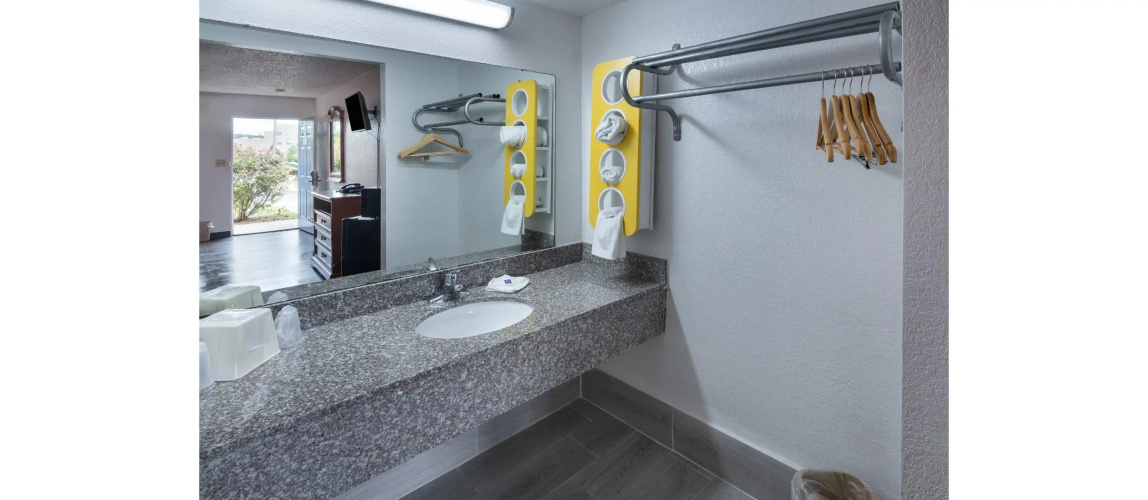 Motel 6 Corona photo 30