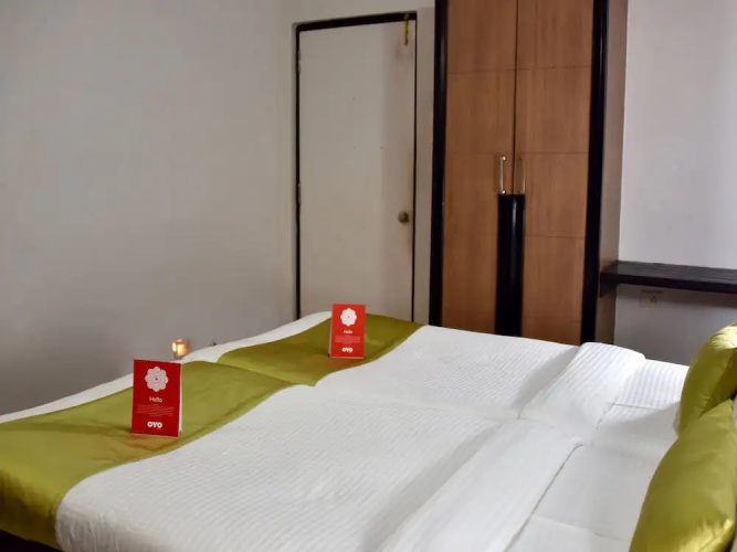 OYO 10765 Hotel Tanish