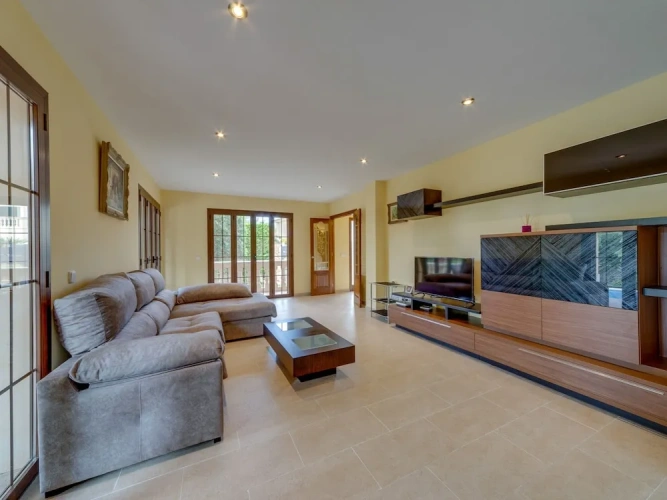 5 Bedrooms Villa with balcony