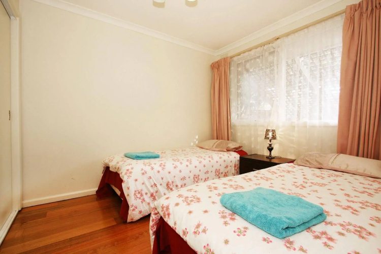 3 43 Thames Holiday Unit