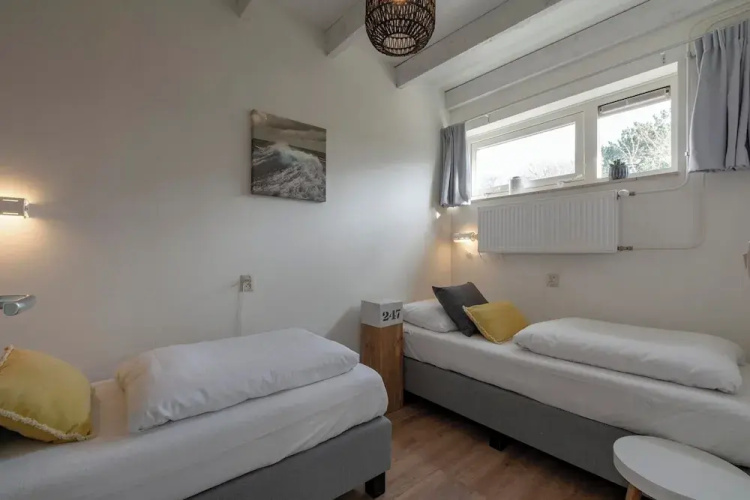 Bungalow in Sint Maartenszee Near Beach