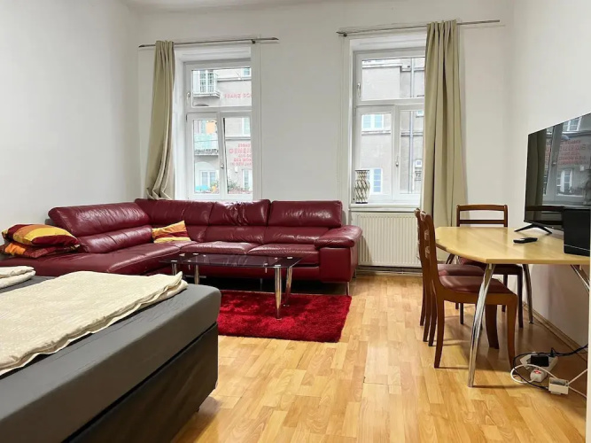 Cozy 2BR Apartment Near Danube River