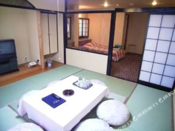 Petit Hotel Yubara Resort