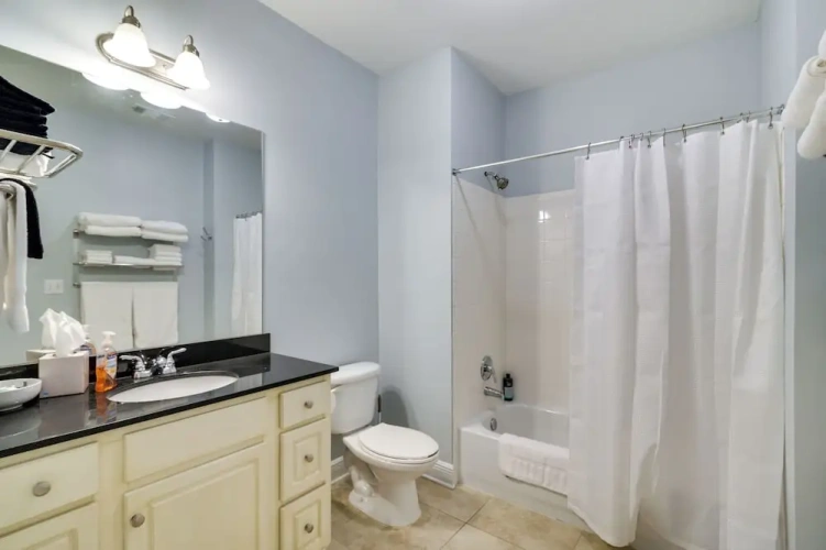 2 Bedrooms Apartment