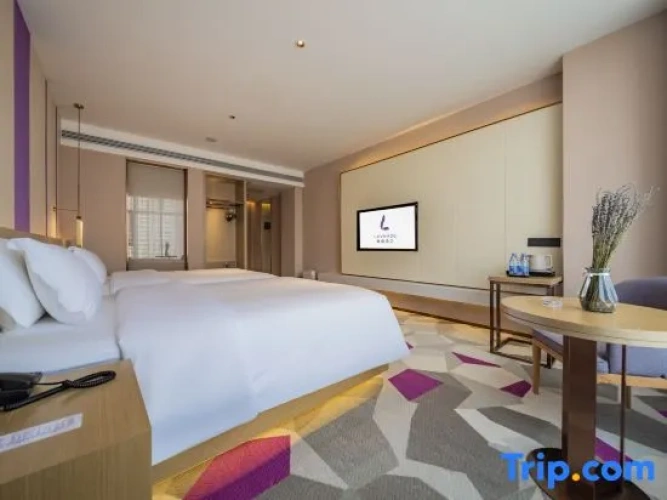 Standard Twin room with view