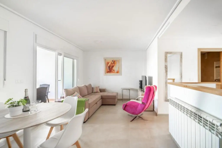 Bright Two Bedroom Apartment - RA721LT