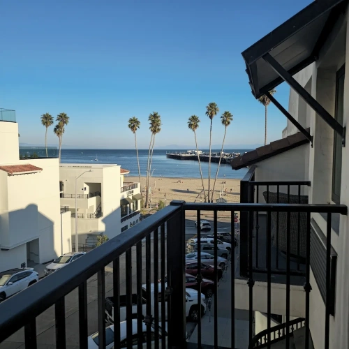 Standard Double room with balcony and with partial ocean view
