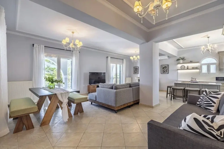 2 Bedrooms Deluxe Apartment with balcony and with mountain view
