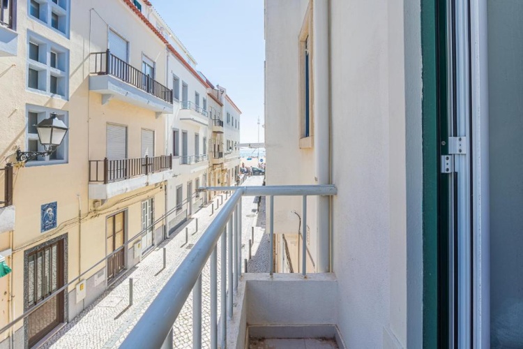 3 Bedrooms Apartment