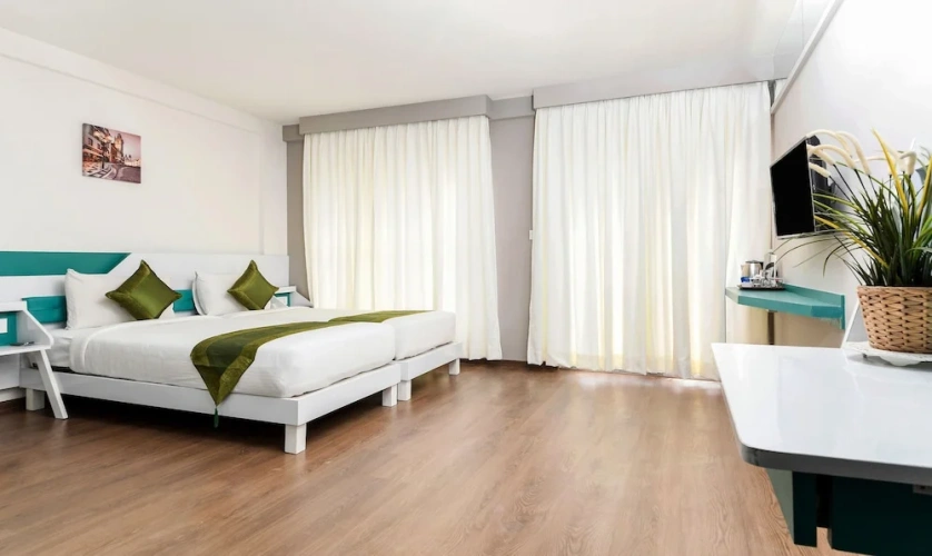 Premium Twin room with balcony and with city view