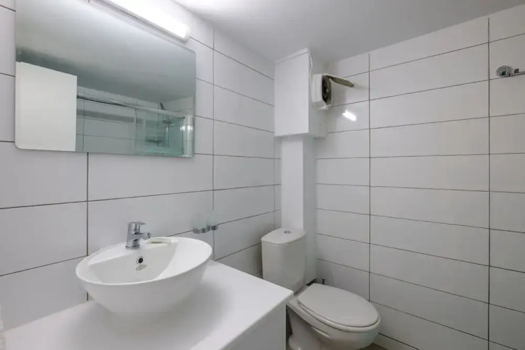 Anonymous - 2BR - 2Floors - Central