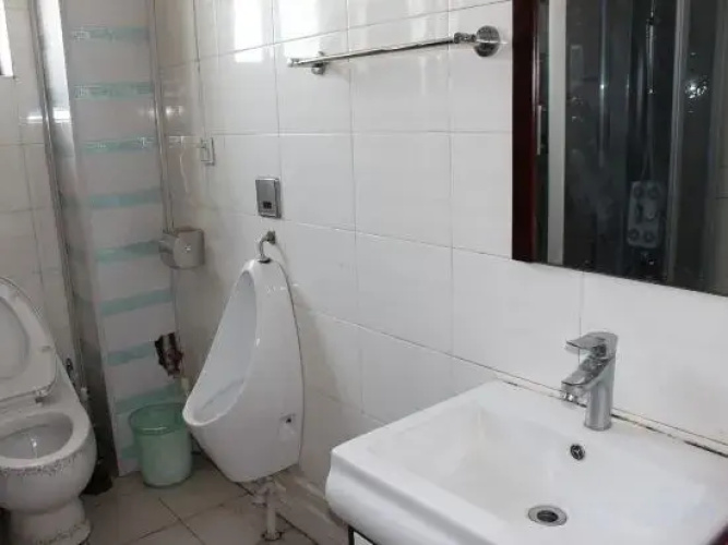 Bazhou Ruisheng Hotel