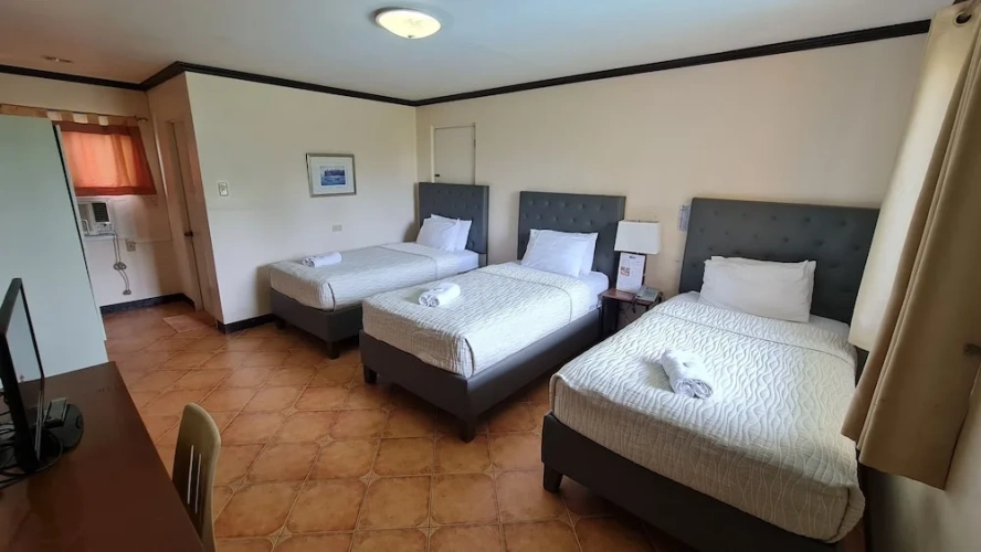 Standard Triple room with balcony