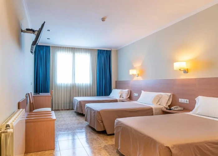 Triple room