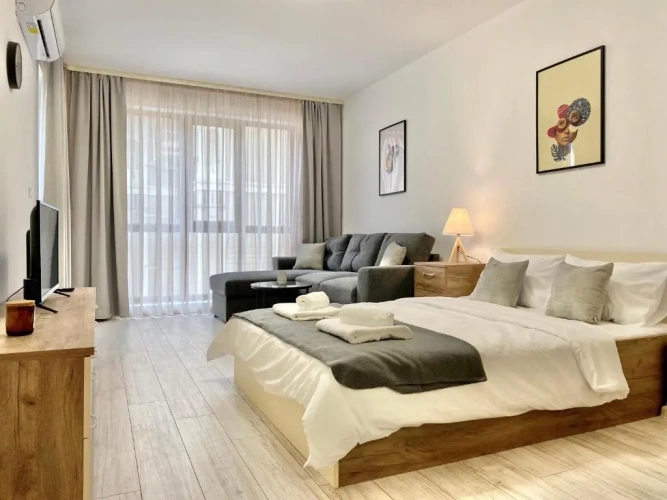 2 Bedrooms Apartment