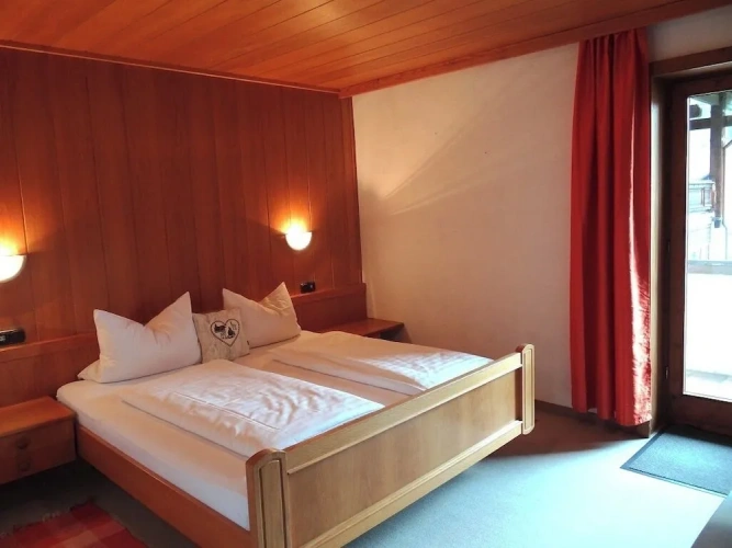 Classic Double room with balcony and with mountain view