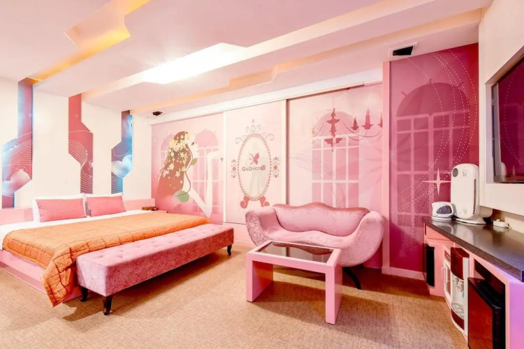 Thebay Hotel