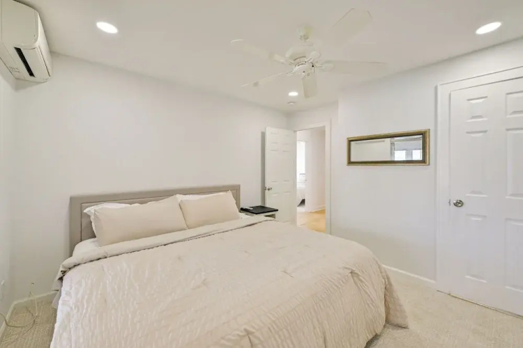 Waterfront Westhampton Haven: Private Beach
