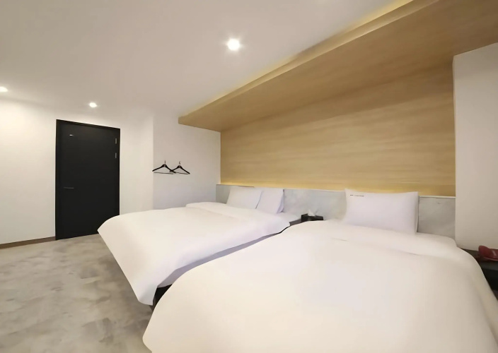 B&F Hotel