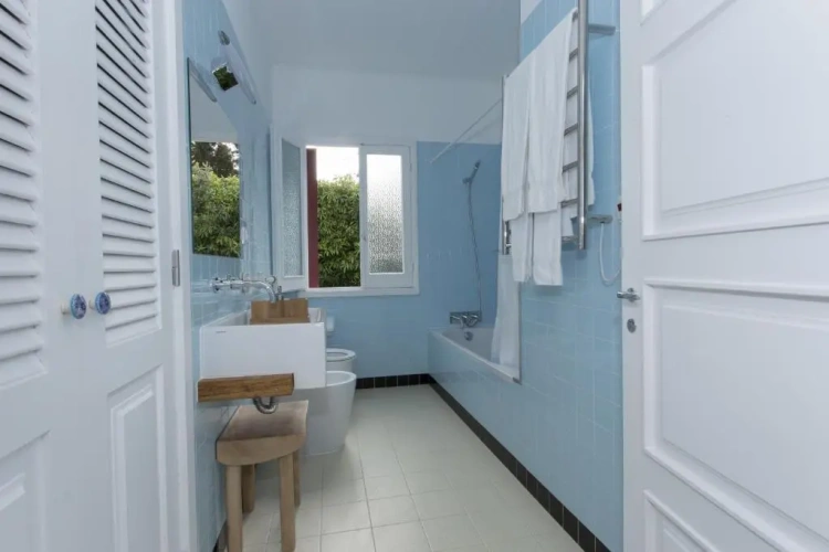 4 Bedrooms Double Cottage
