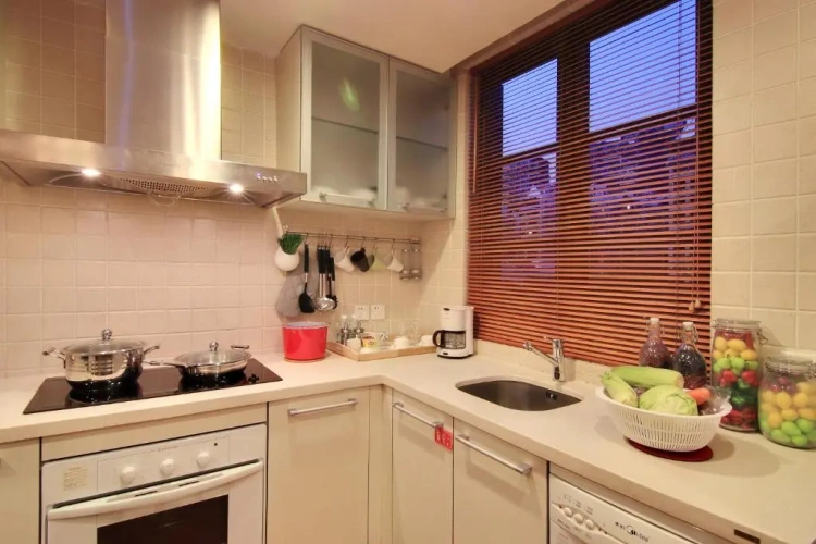 1 Bedroom Business Suite