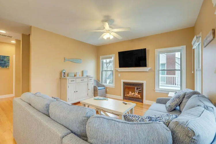 Long Beach Island Townhome w/ Rooftop Deck & Grill