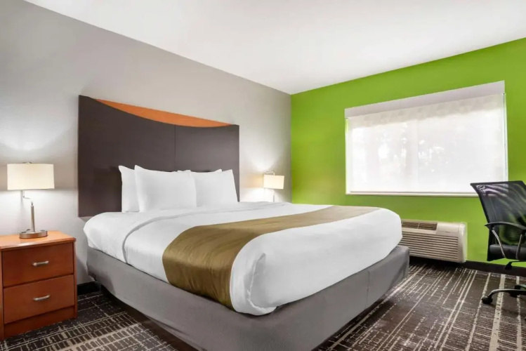 Quality Inn & Suites Birmingham
