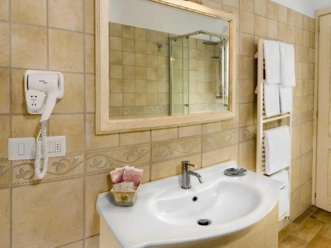 Standard Triple room