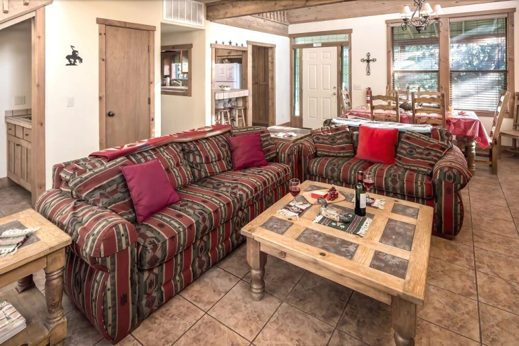 Alhambra - Three Bedroom Cabin