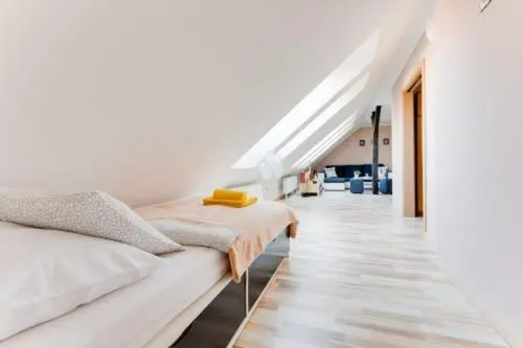 Jane's Attic Apartment
