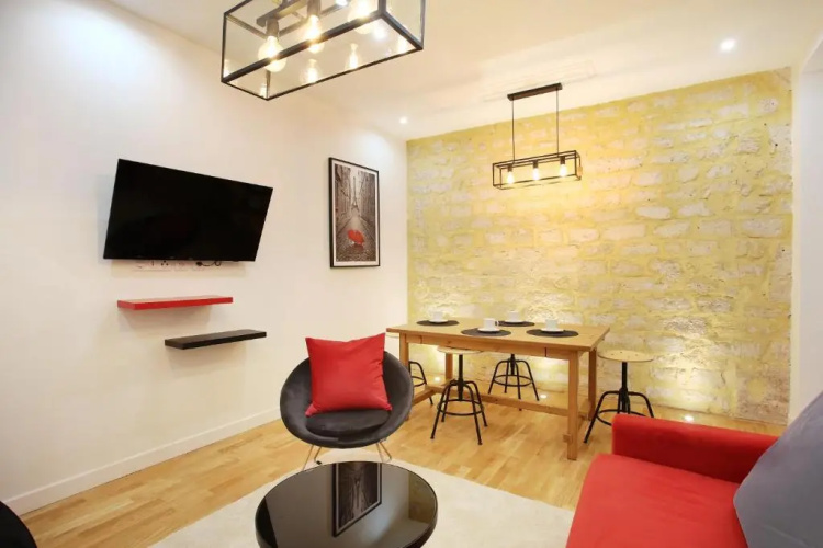 Tracy apartment