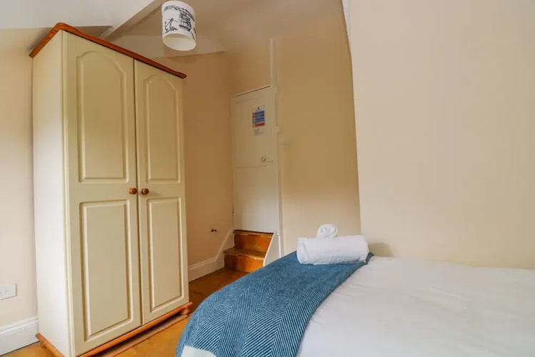 1 Dormer Villas