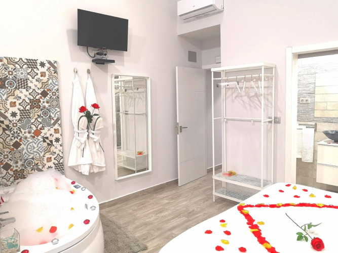 ERES EMERITA "Apartamentos & Suites"
